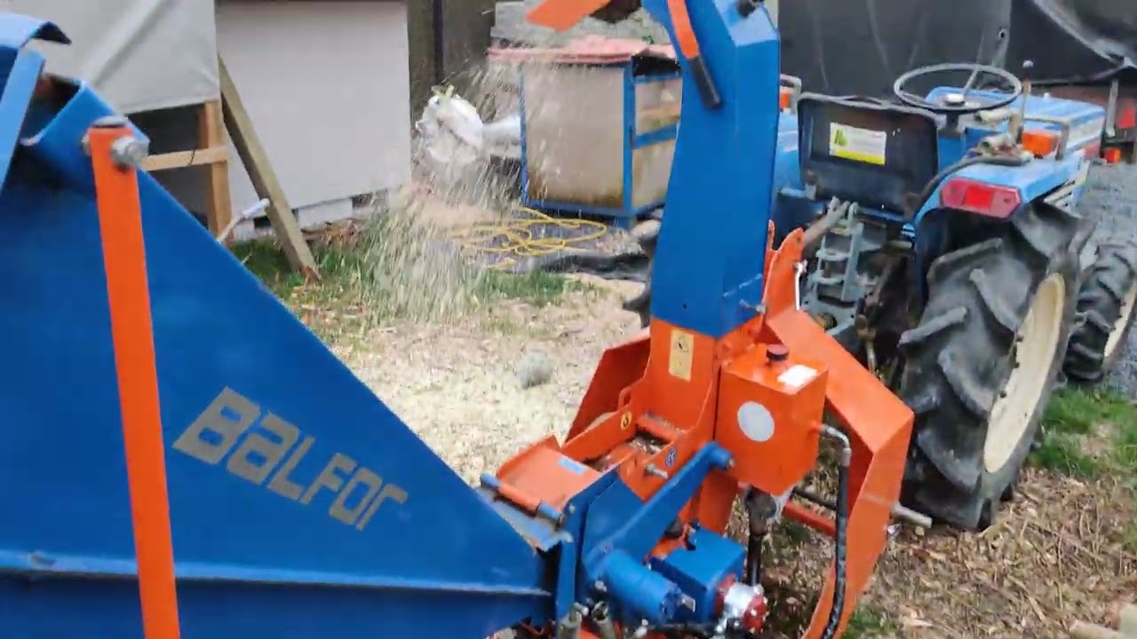 Balfor hakselaar woodchipper Iseki TU2100