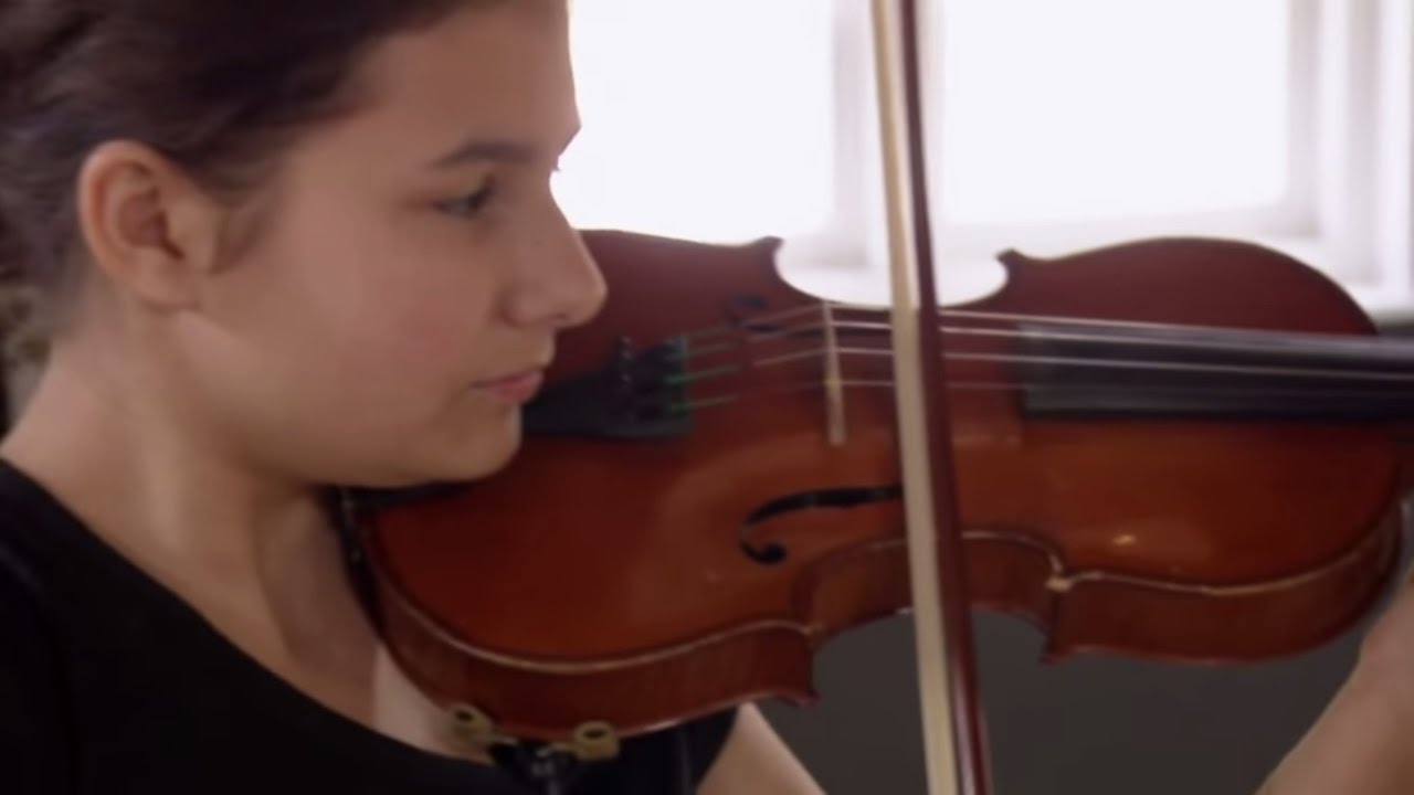 Iris met topvioliste aan de slag - SUPERKIDS