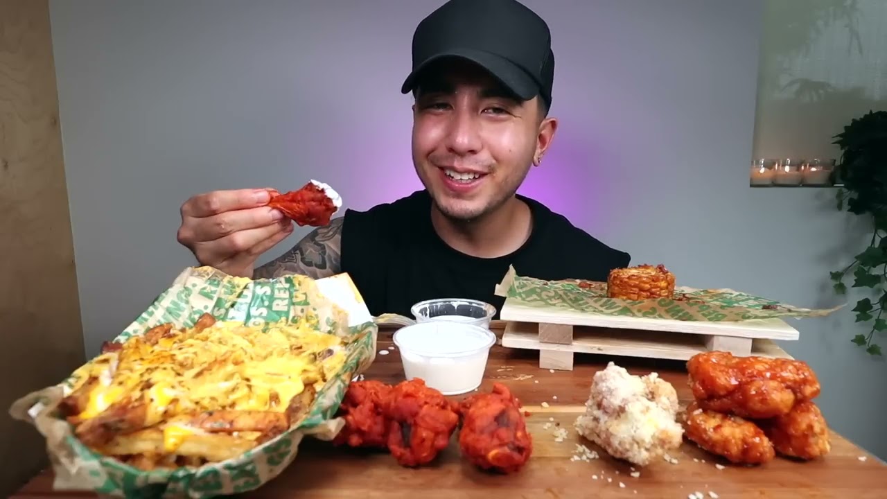 DELICIOUS VOODOO FRIES + GARLIC PARMESAN WINGS + MANGO HABANERO WINGS | WINGSTOP MUKBANG