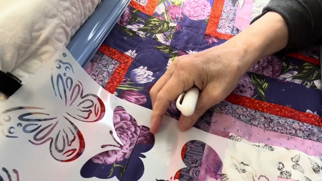  Butterflies 🦋 to the log cabin Quilt!