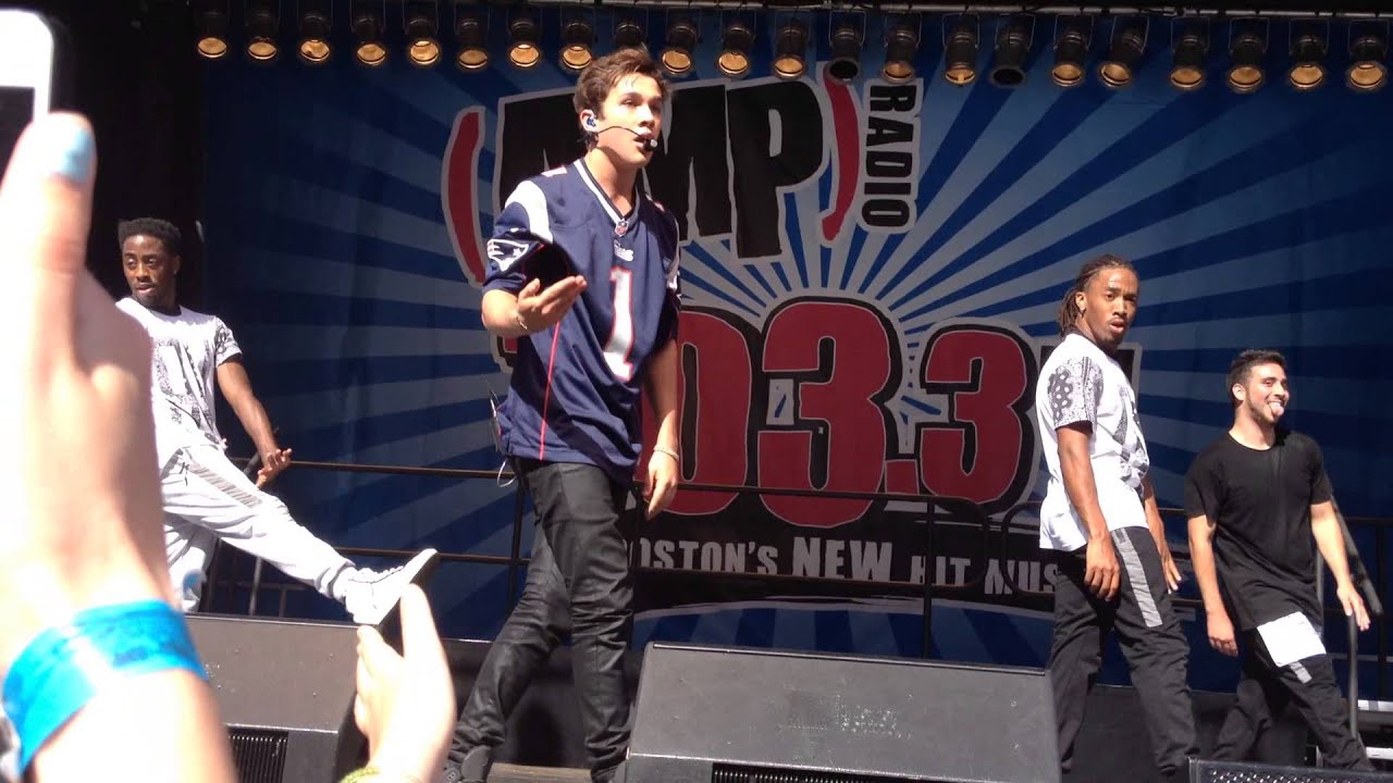 MMM Yeah - Austin Mahone (live)