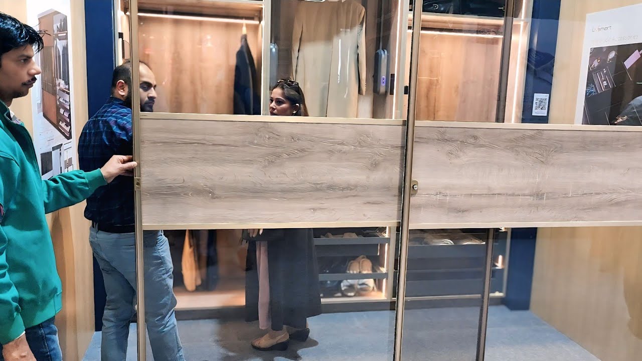 बेडरूम के लिए Sliding wardrobe design 12'x10' बेडरूम के लिए स्लाइडिंग अलमारी 🛏️🚪✨