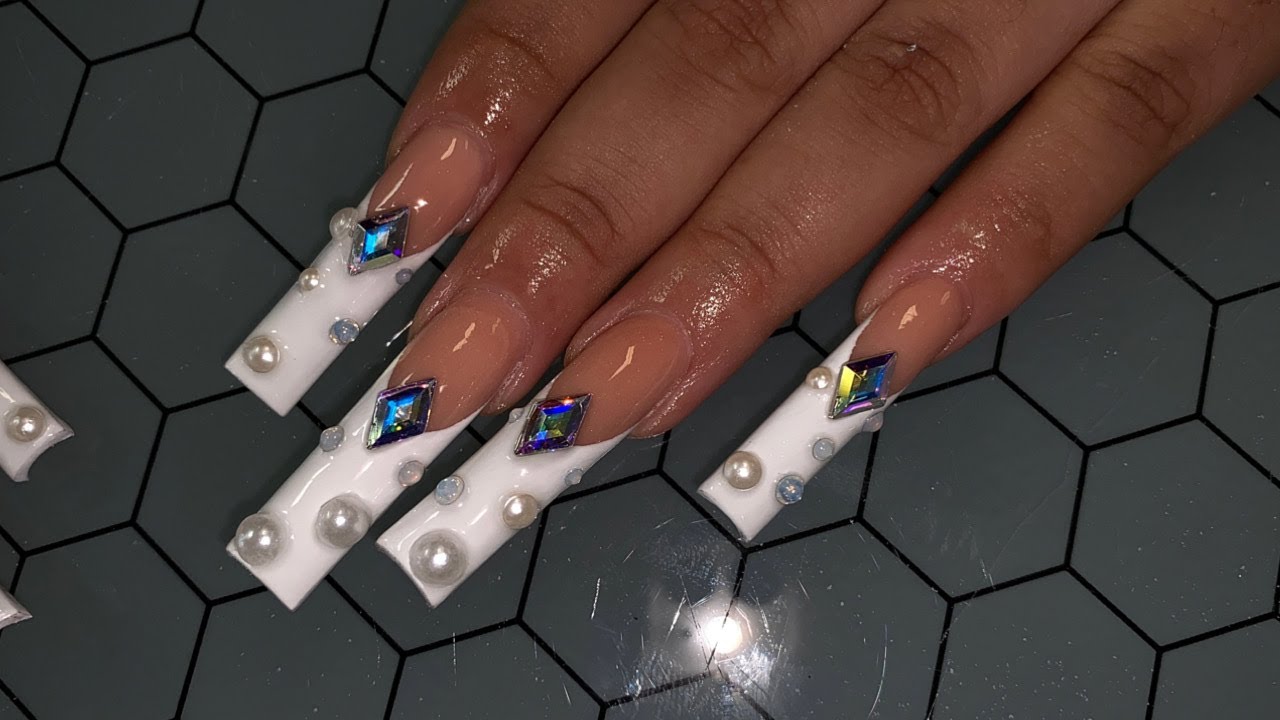 💁🏽‍♀️MATERIAL GOWRLLL💅🏽| PEARL FRENCH TIPS