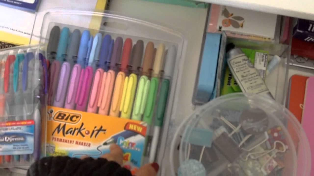 My Desk Tour- Decorating and organization tips!