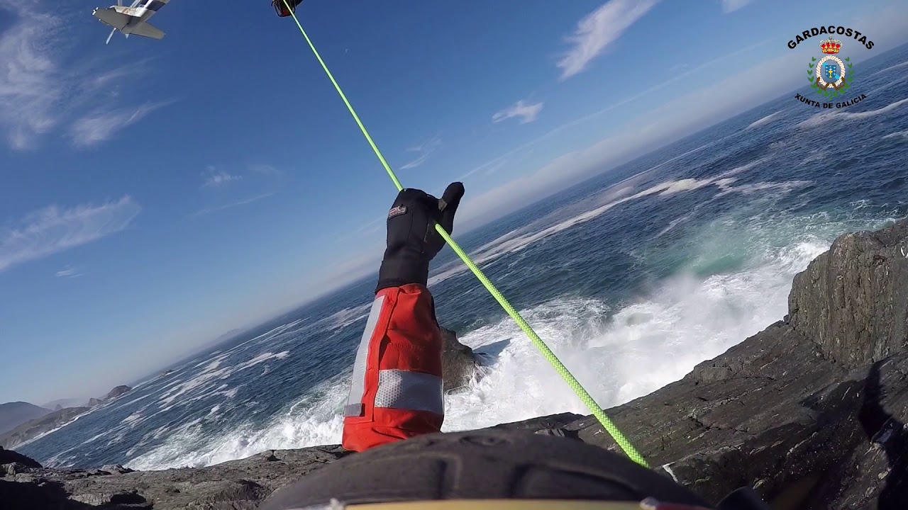 Galicia Coastguard - Pesca 2 helicopter - Rescue training - Frouxeira lighthouse