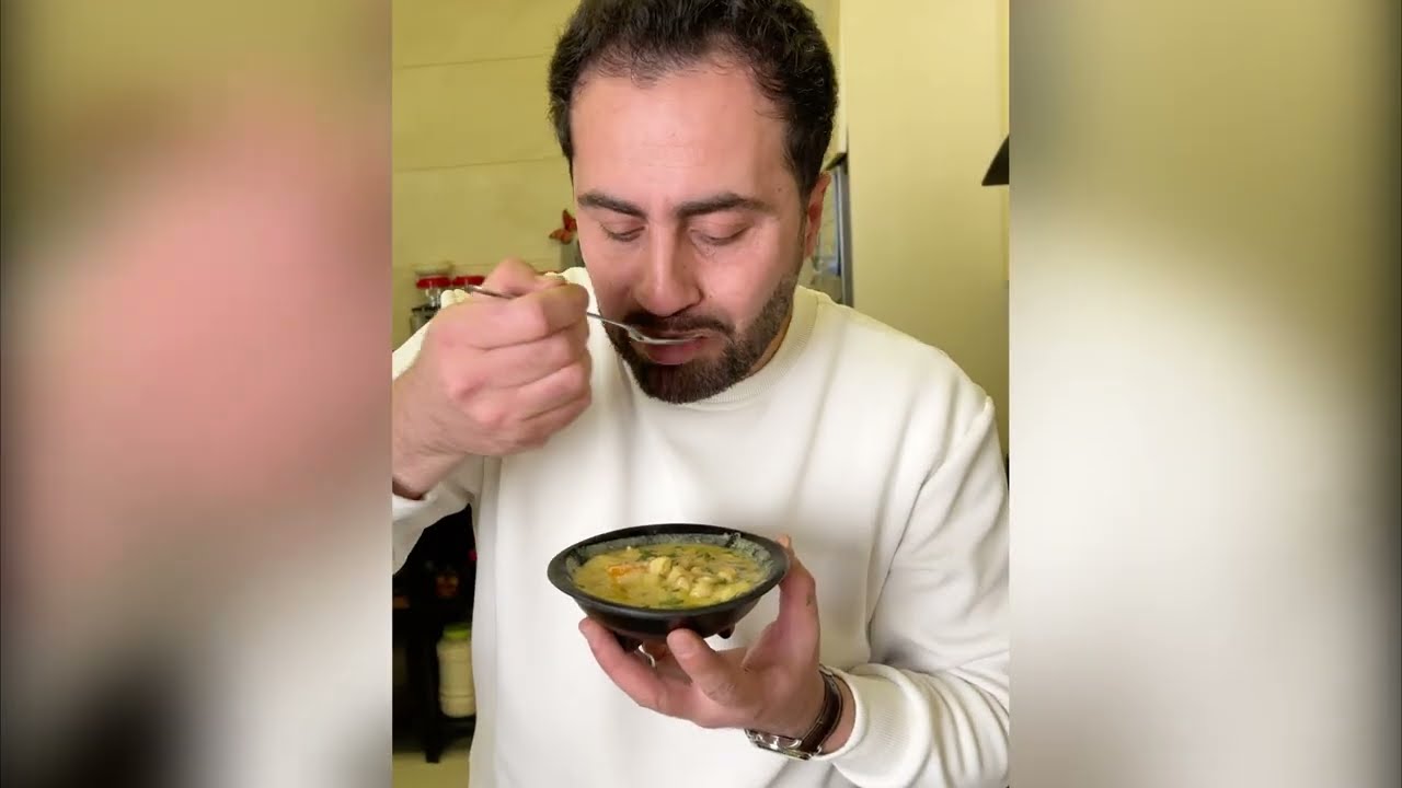 أطيب شوربة يونانية بالحمص والطحينية