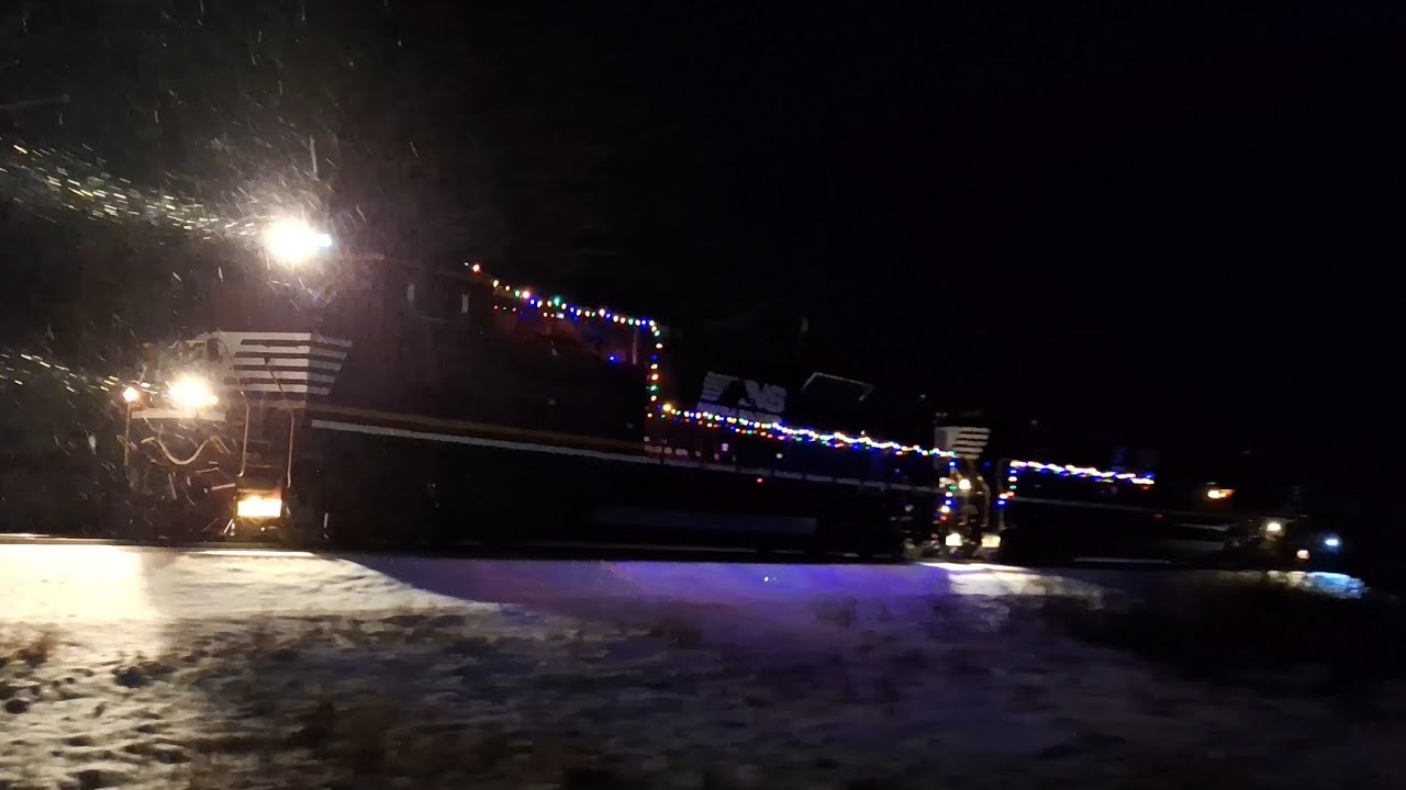 NS RR OCS BRINGS SANTA TO THE WORLD FAMOUS HORSESHOE CURVE!!!!
