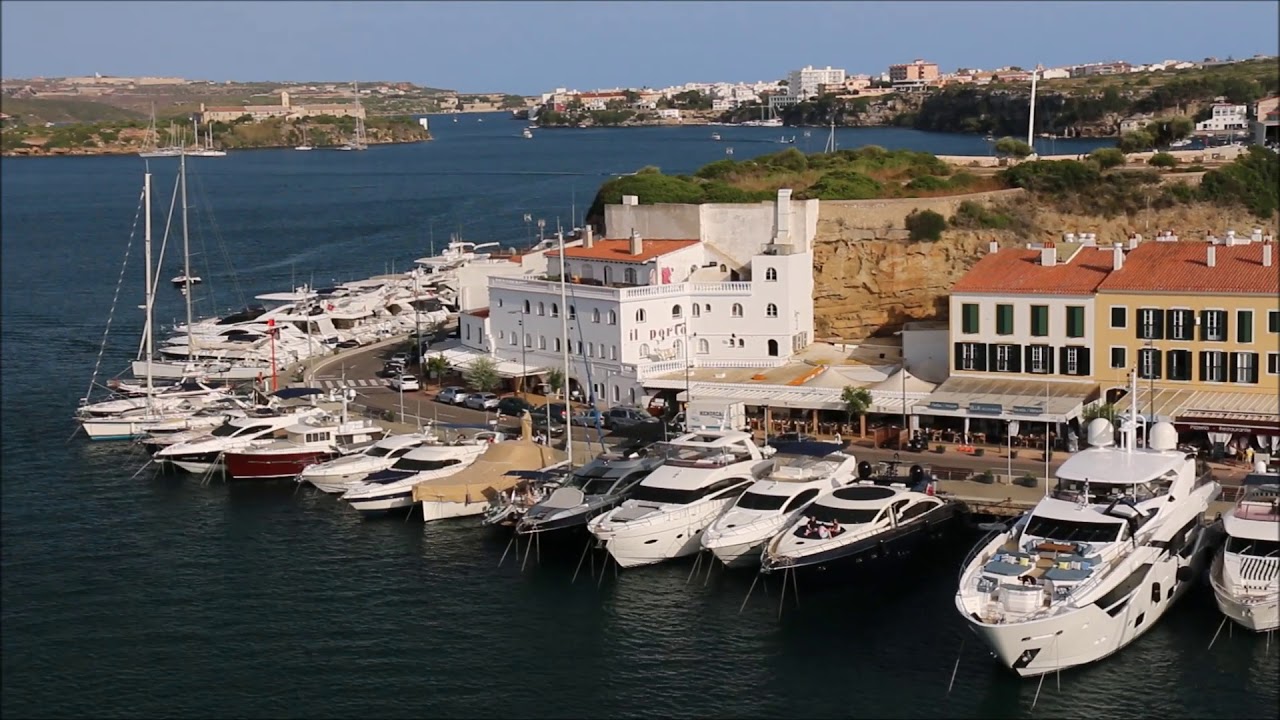 Oceania Sirena leaves port Mahon (Отправление из порта Маона)