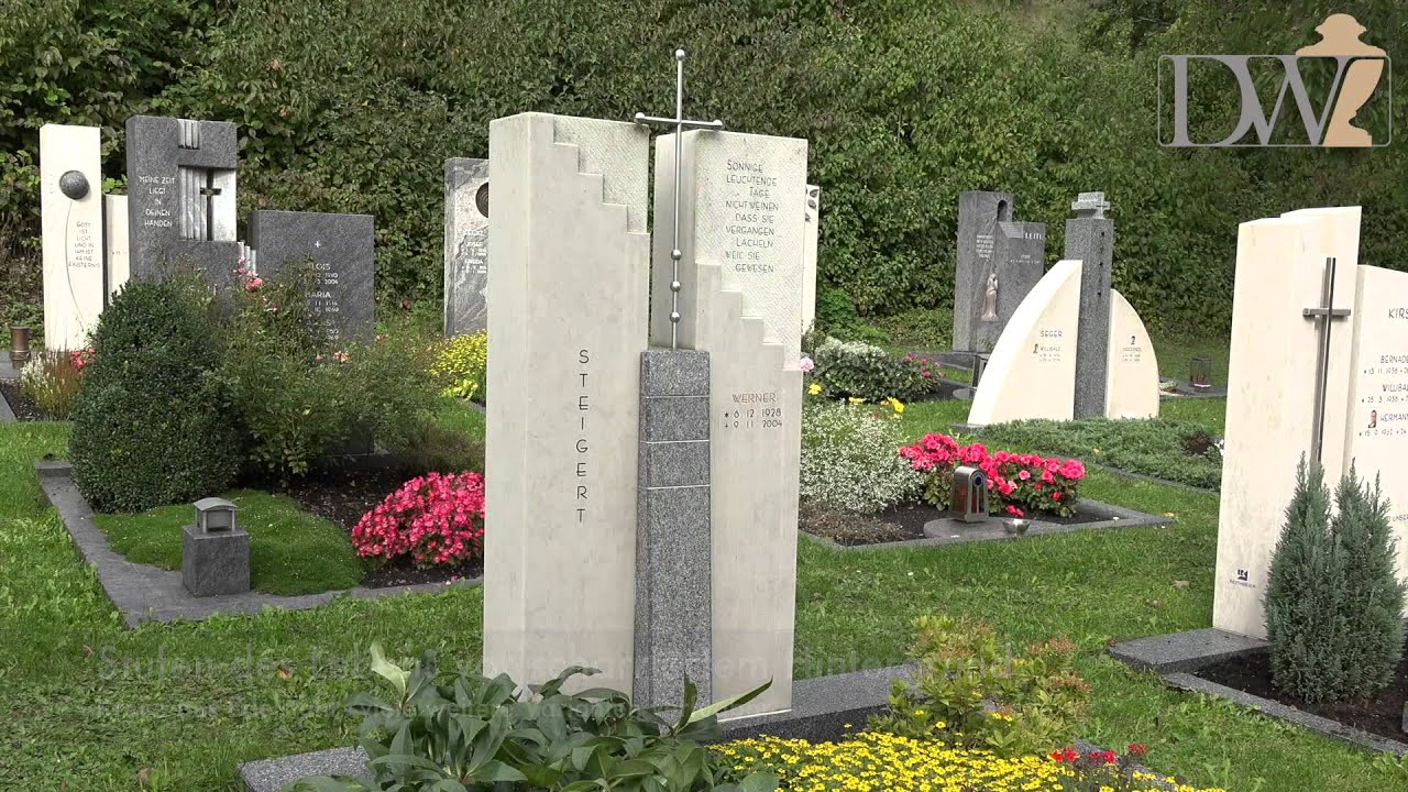 Grabstein f&uuml;r ein Familiengrab/Doppelgrab aus Kalkstein & Granit - von Stilvolle-Grabsteine.de