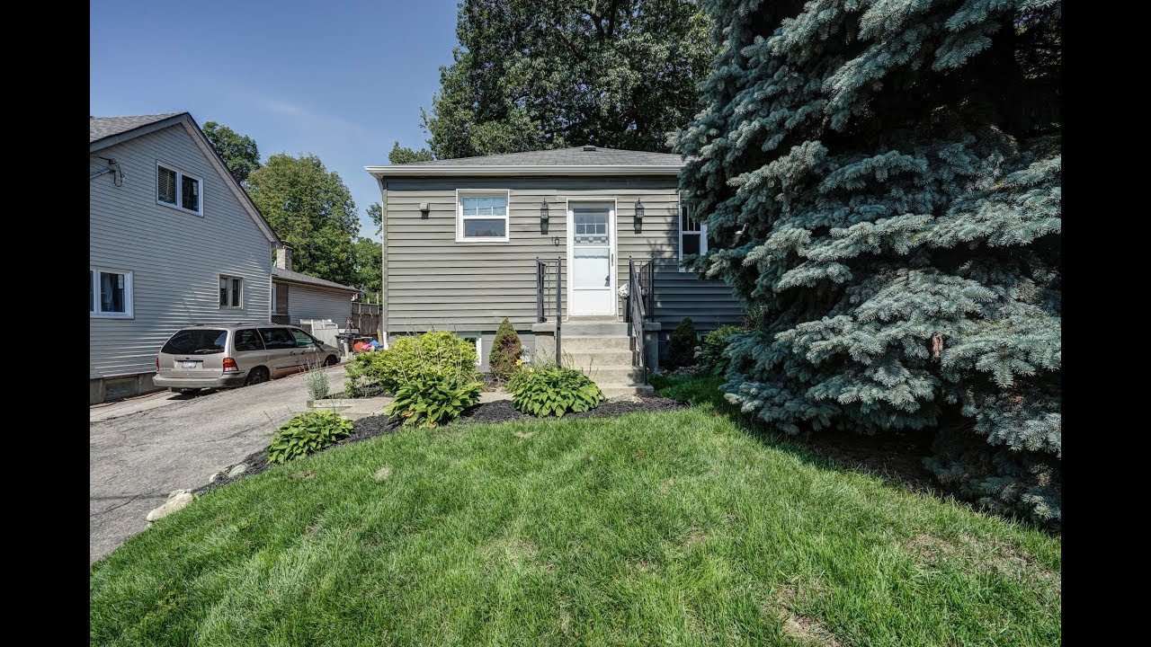 10 Muskoka Avenue Etobicoke, The Hanlon Team