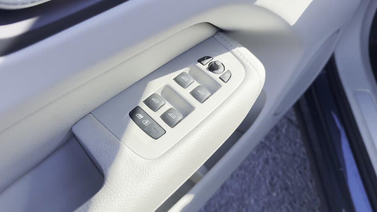 2021 Volvo XC60 Momentum Huntington Station, Melville, Plainview, Hicksville, Rockville Centre