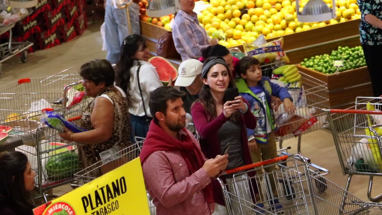 PermaChef, Mega, La Zarza y Mercatlan Flashmob Navidad