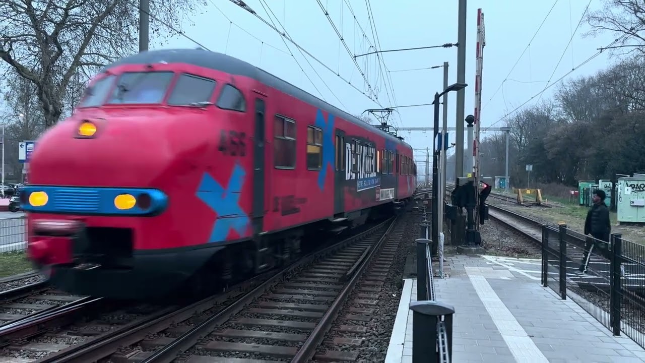 Karel vertrekt van Tilburg goederen 
