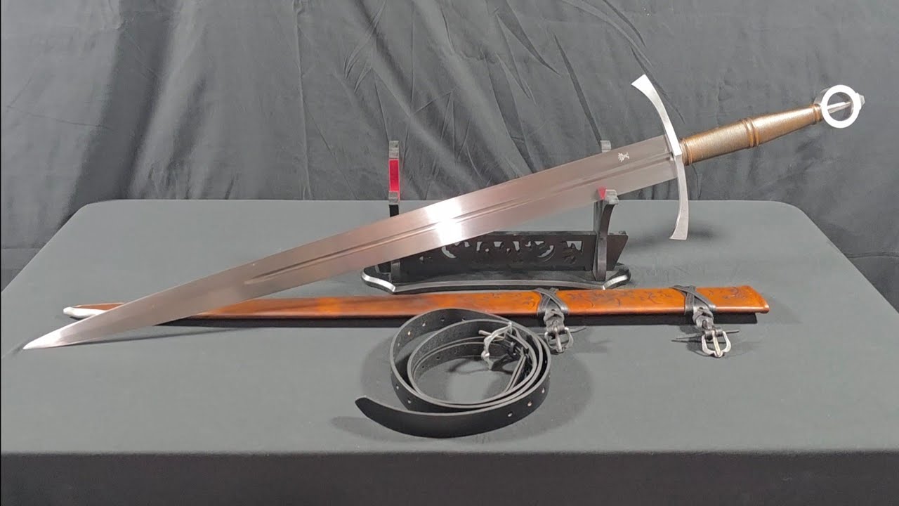 Happy Valentines Day! Valiant Armory Irish Ring War Sword