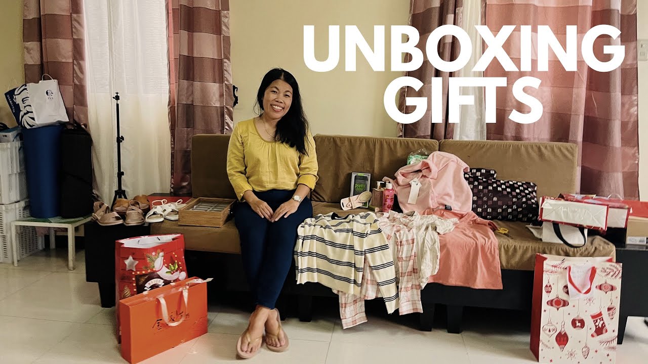 UNBOXING BIRTHDAY GIFTS | CHRISTMAS GIFTS | Travel & More with Beth 