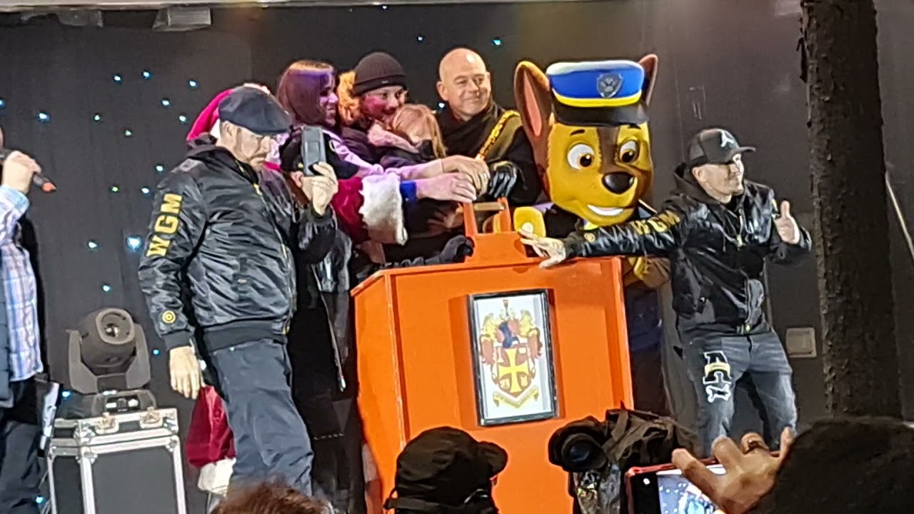 East 17 Wolverhampton Christmas Lights Switch On 2021(3)