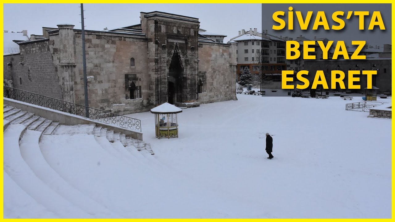 Sivas'ta Kar Yağışı; 780 Yerleşim Yerine Ulaşım Yok