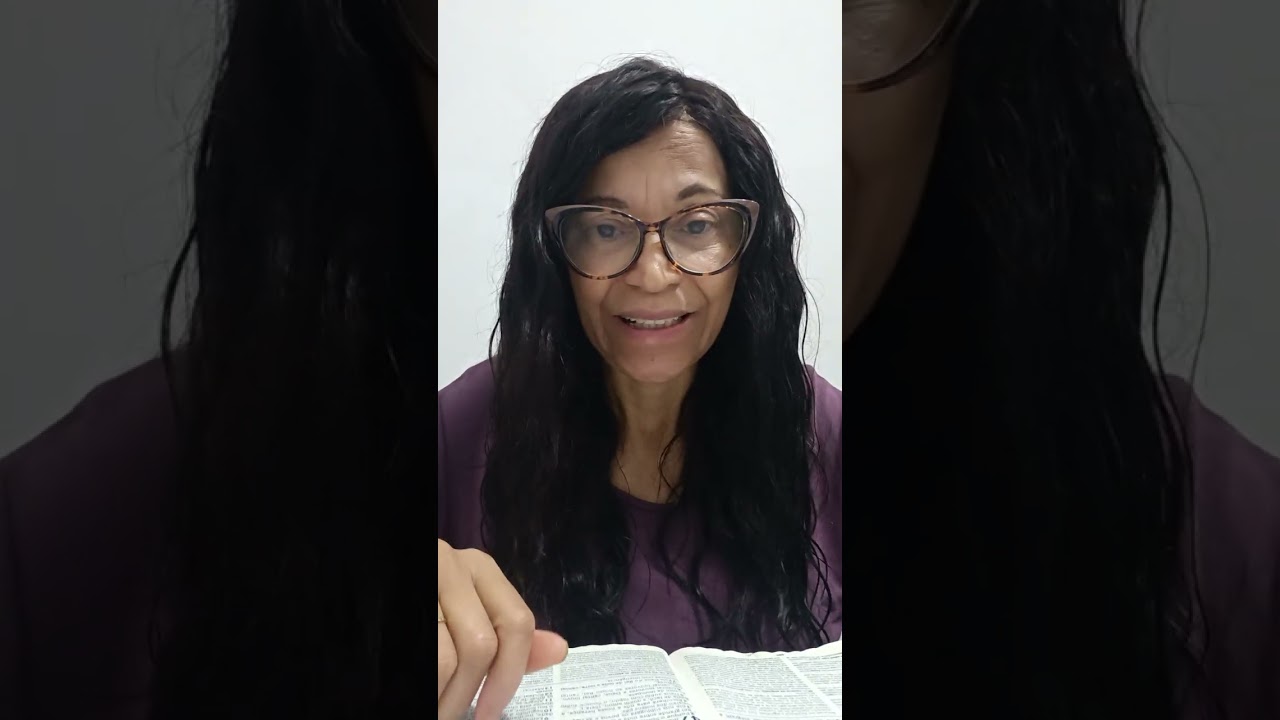TÊM UMA PESSOA TE OBSERVADO ‼️ Fica pronta (o) pq essa pessoa vai falar com você...😱