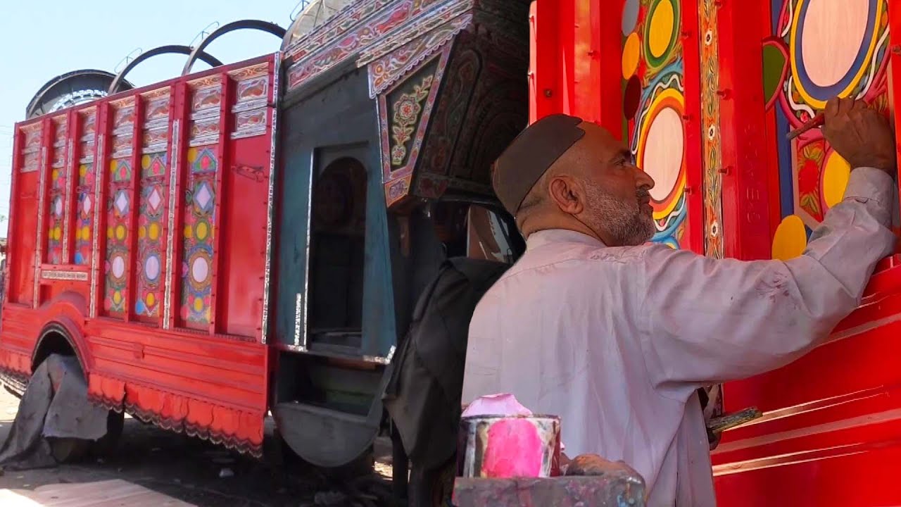 Tradition of Truck Painting Still Going Strong in Pakistan