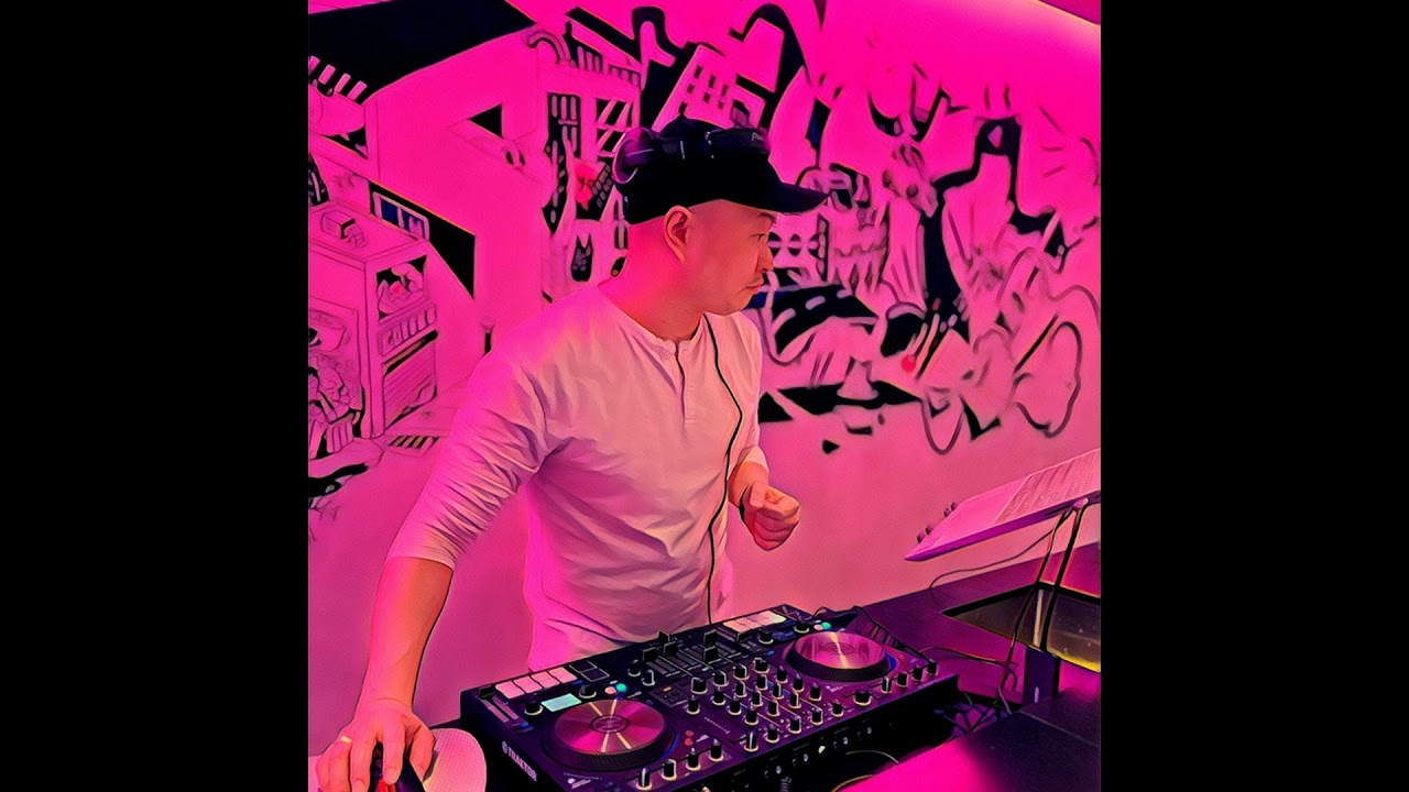 Episode 179: Sound Hug Yaa-uuM  » Strictly House Music