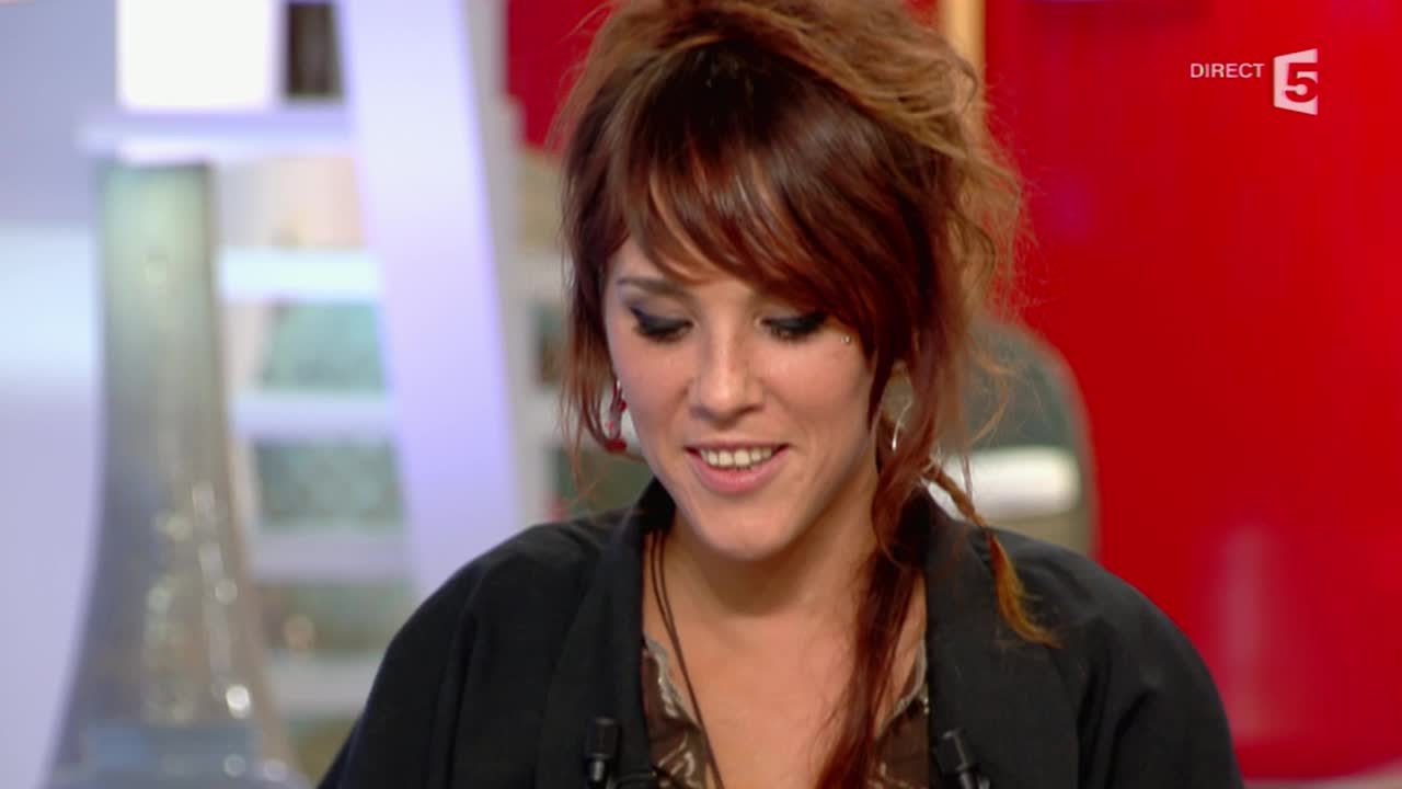 ZAZ contre les préjugés - C à vous - 29/10/2015