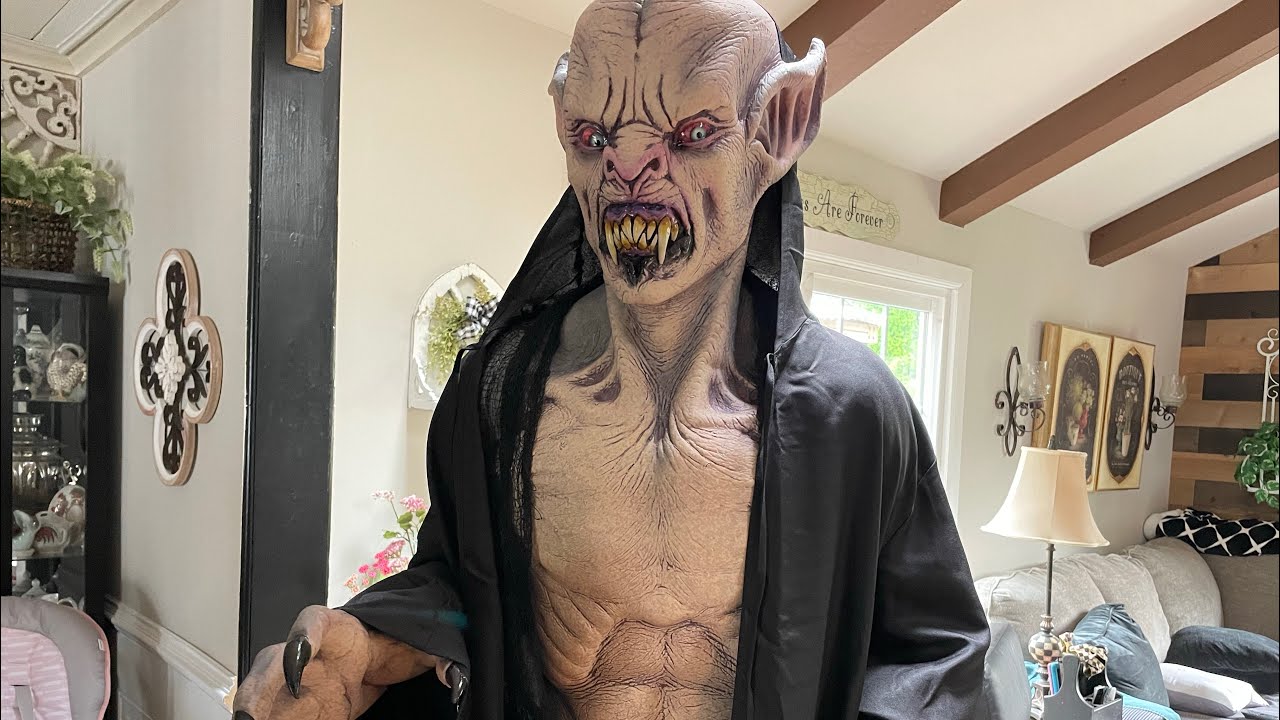 Distortions unlimited vampire legend prop unboxing/review
