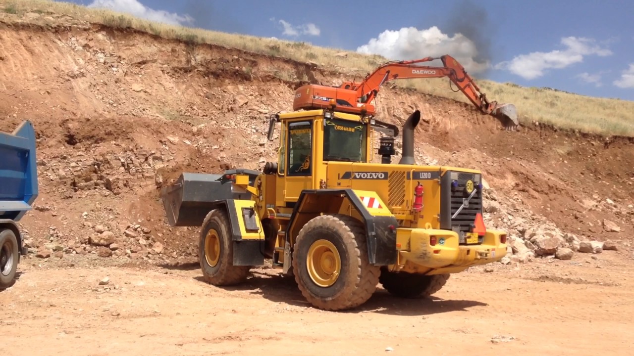 Mercedes Actros 8x4 3246 Volvo l120D