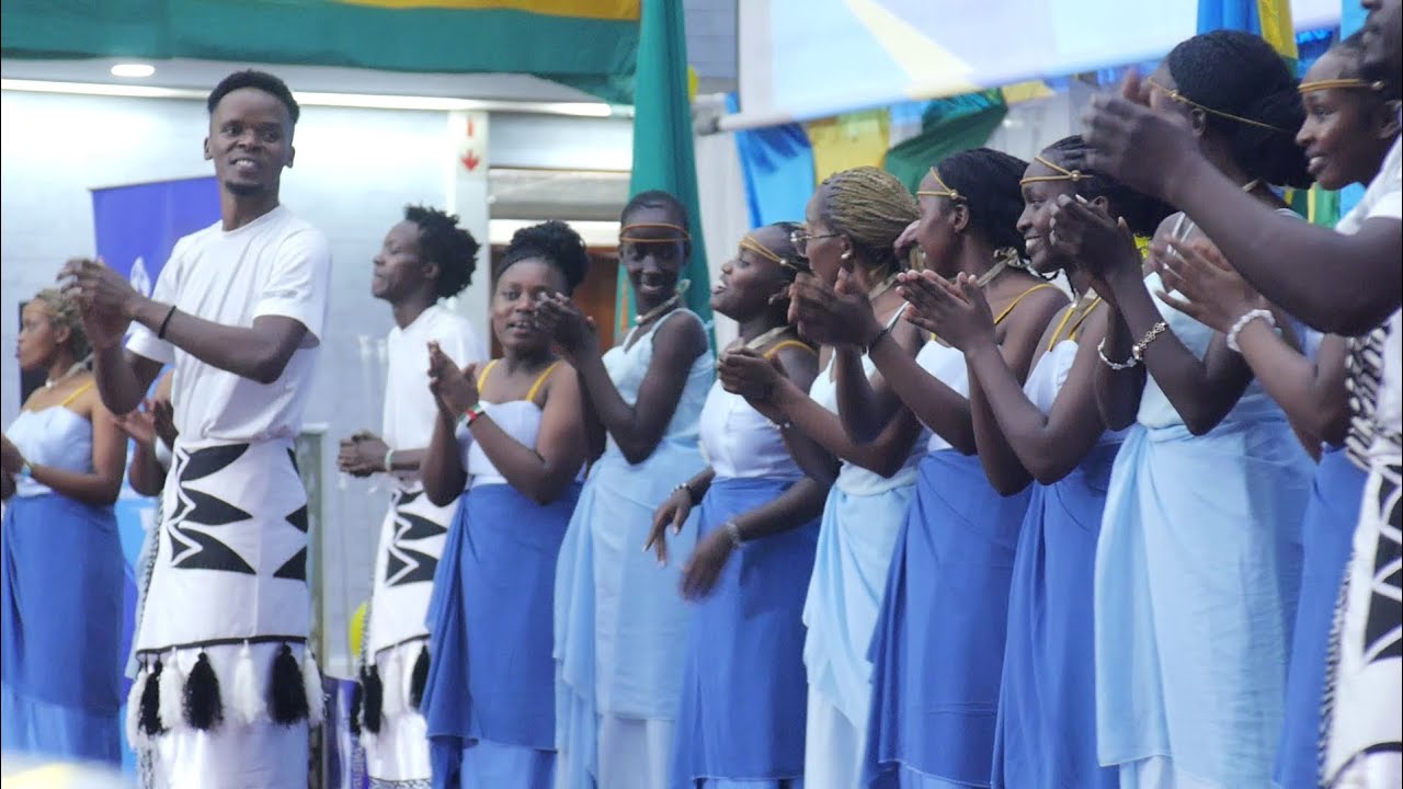 ABANYARWANDA BABA MURI ZAMBIA BIZIHIJE UMUNSI W'INTWALI BATARAMIRWA N'ITSINDA RYA HIS VOICE BAND 
