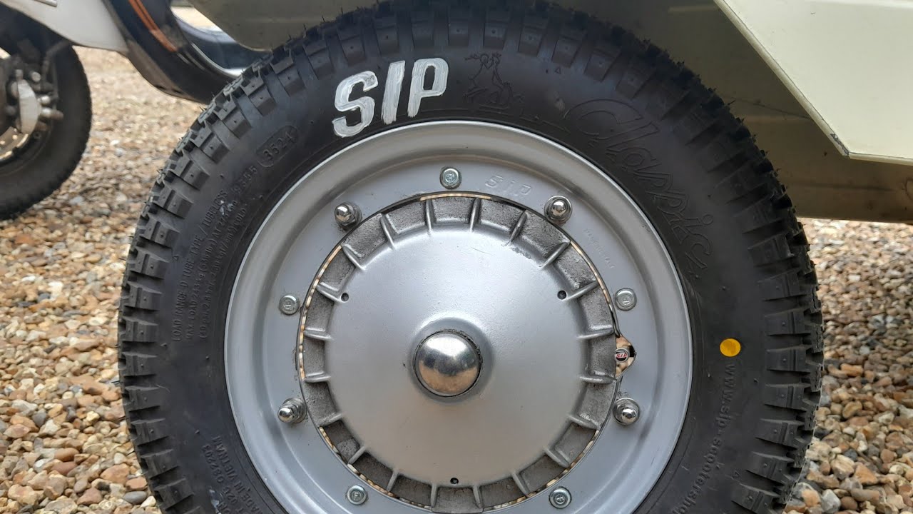 Vespa P125X | New Sip Classic Tyre's | Ride Out.