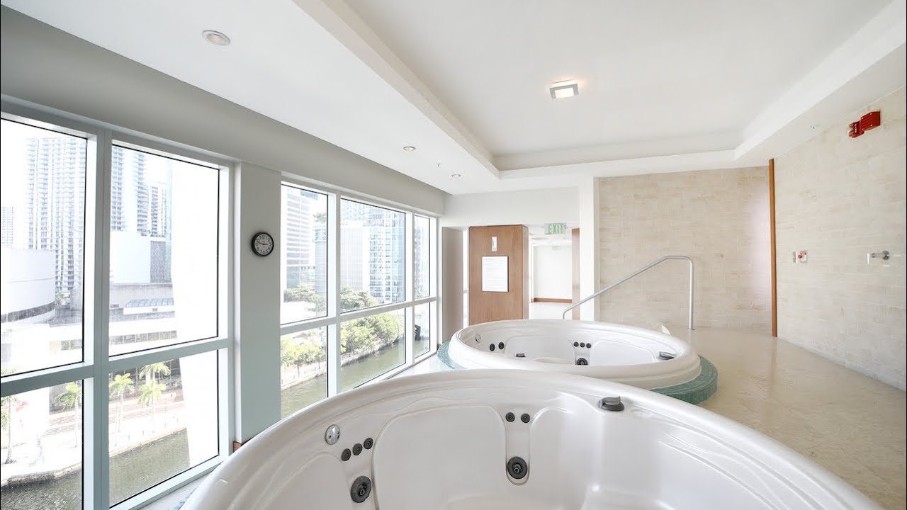 Brickell on the River (all Amenities)
