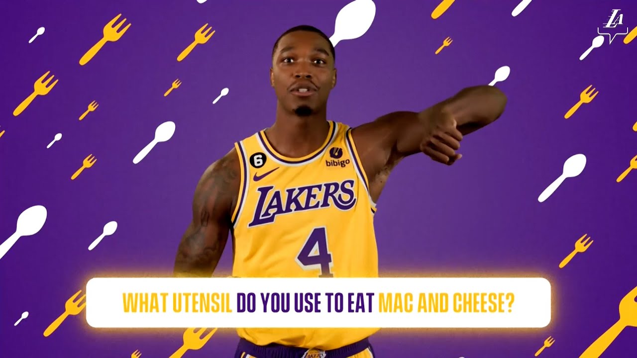 Lakers Players Debate - What utensil do you use to eat mac n' cheese?