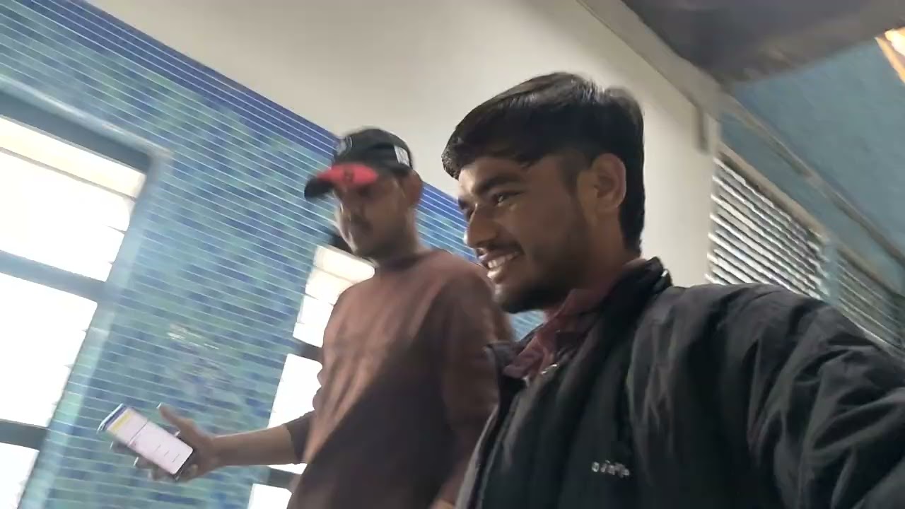 My first vlog 🤟🤟 in  Delhi metro 🚇🚇 . Subscribe me channel 😎🤟😎🤟