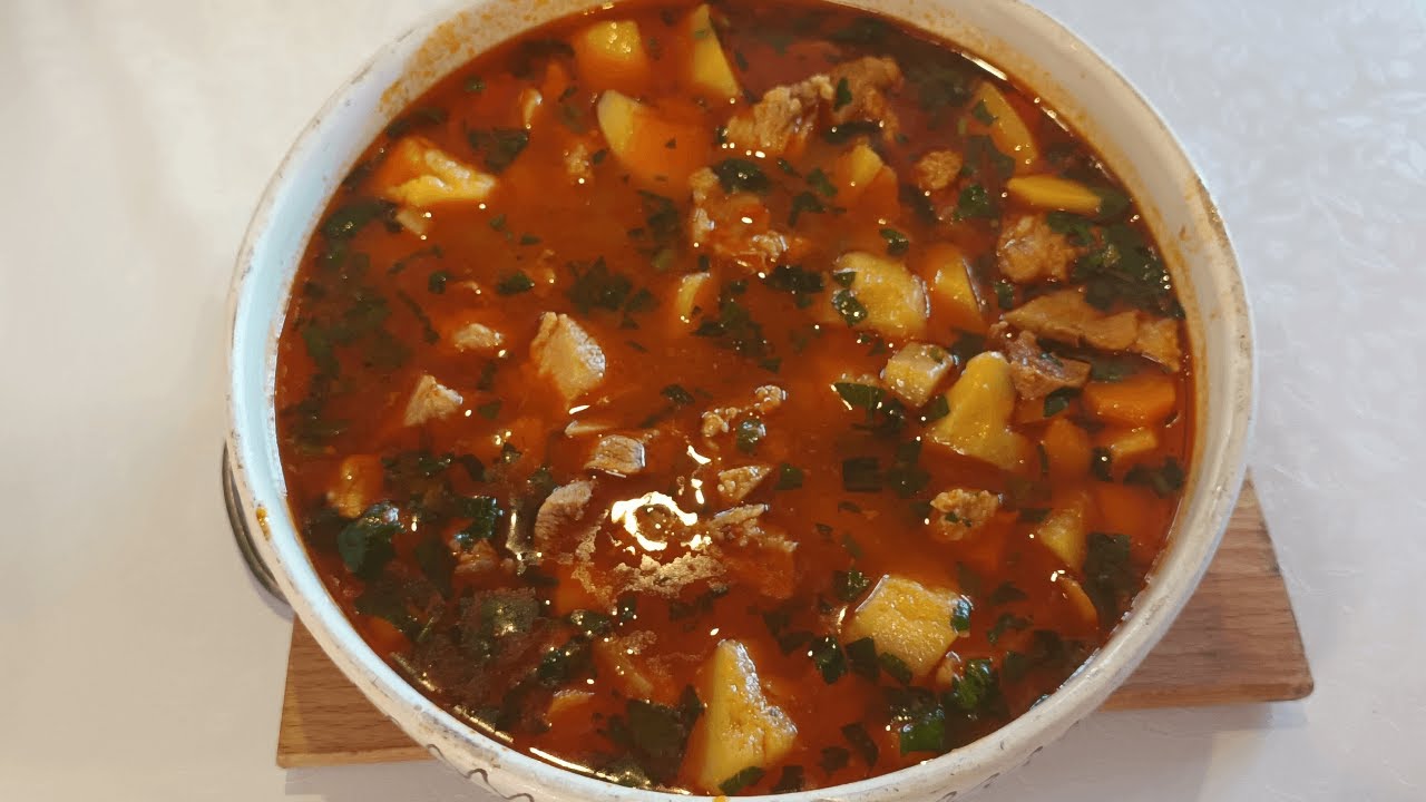 GULAS DE CARTOFI CU CARNE DE PORC LA CEAUN