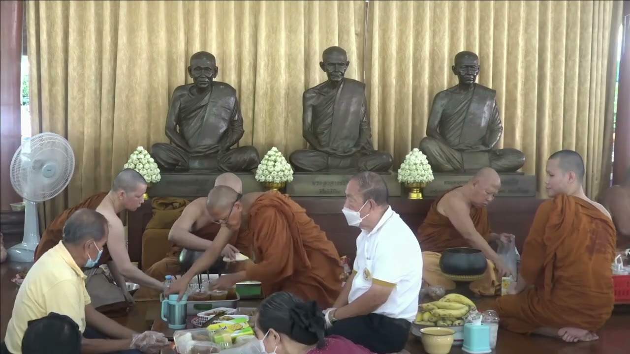 2568 10 11 พระอาจารย์หลวงพ่อสุธรรม สุธัมโม  เช้า กฐินวัดป่าบ้านตาด 02 00 40