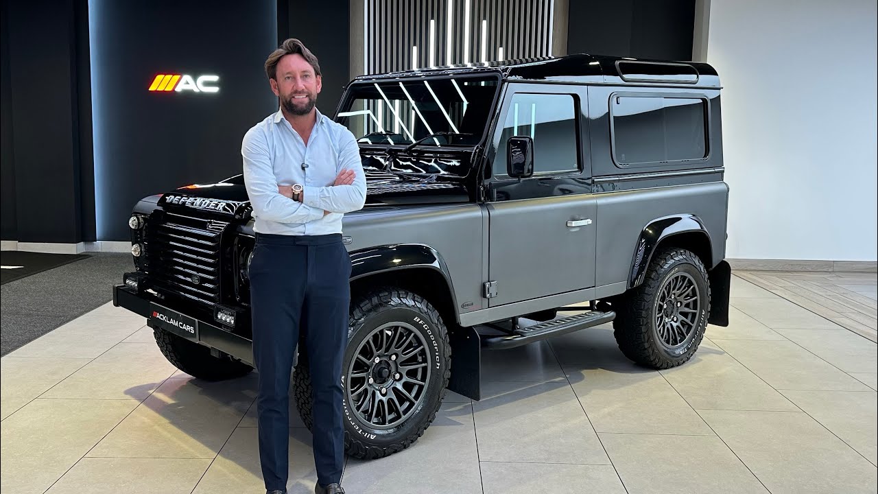 2016 Land Rover Defender 90 2.2TD Autobiography (Bowler)
