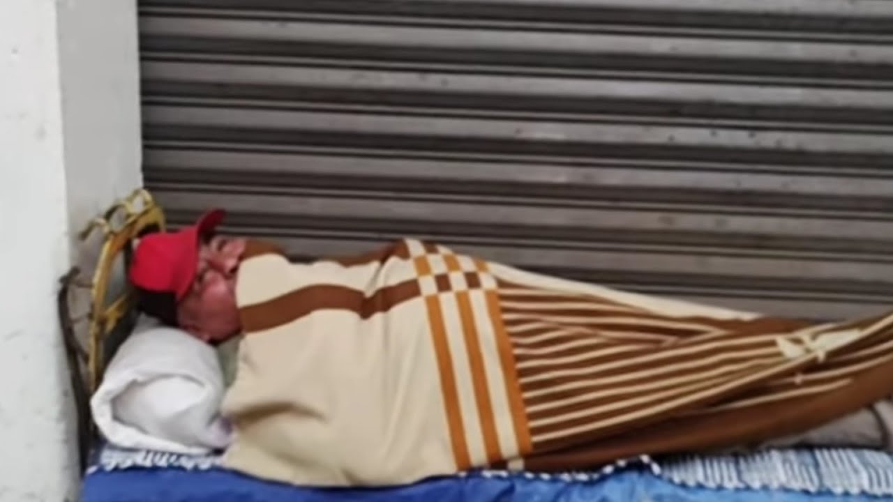 Es peligroso Dormir en la noche en la central de abastos . suscribete comparte el vídeo🙂