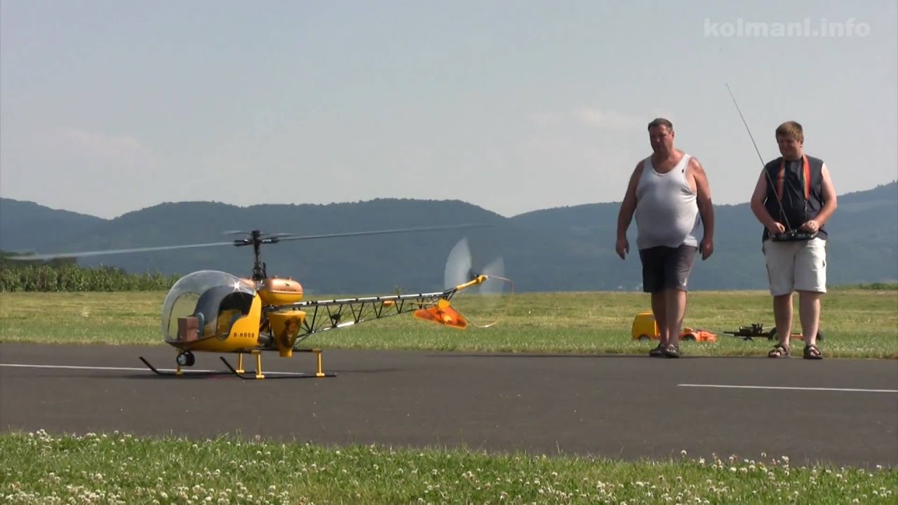 Giant Bell 47G on International modellers airshow in Modelpark Suche