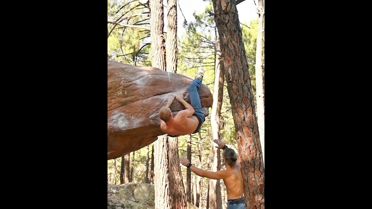 El Varano 7b #bouldering  #climbing #rockclimbing #albarracin #boy #spain