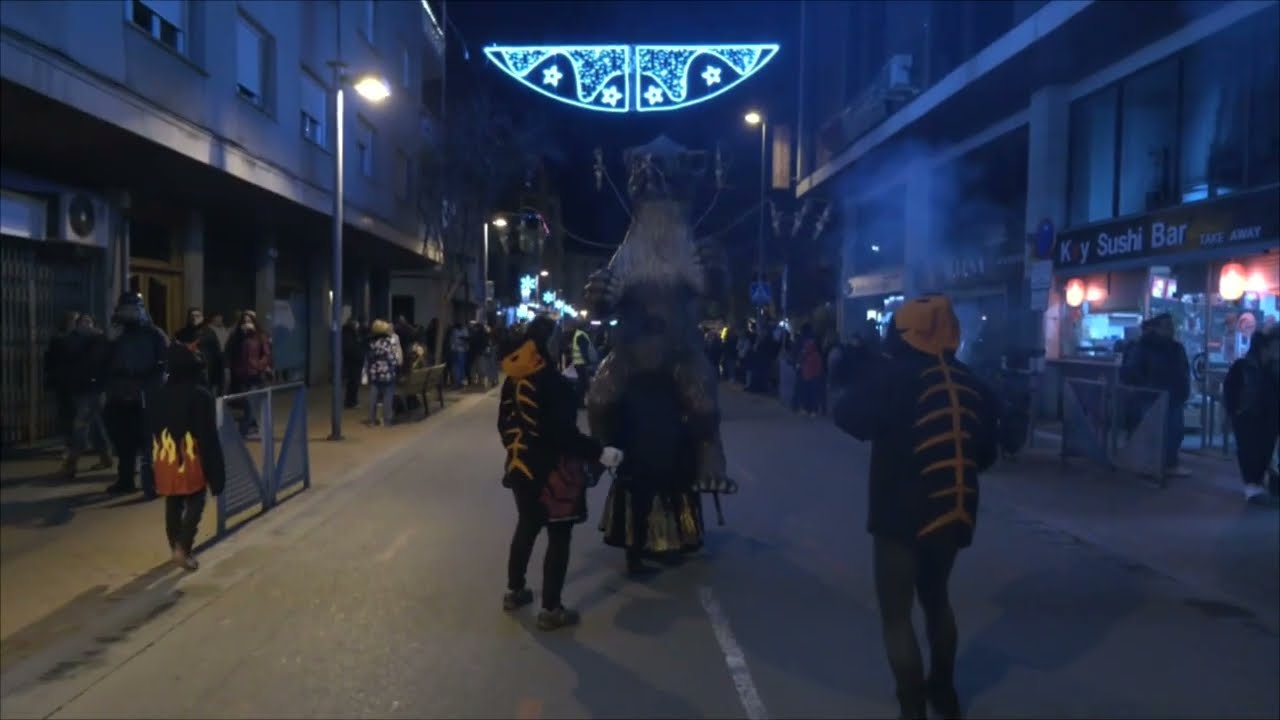 El Moll Fer de la colla dels Torrats ha tornat a desfilar gràcies a la trobada de bèsties de Mollet