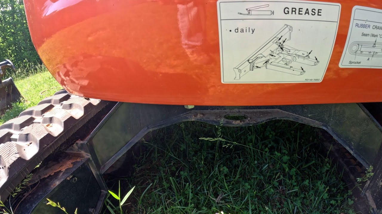 Kubota KX040-4 daily grease points