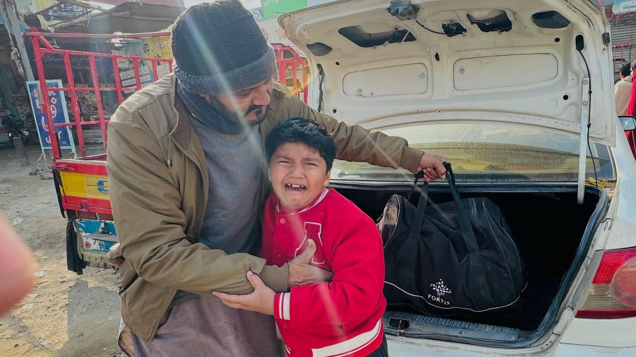 Papa Karachi chaly Gaye 😳 || Ali papa se mil k rony lag gaya 🥺 ||