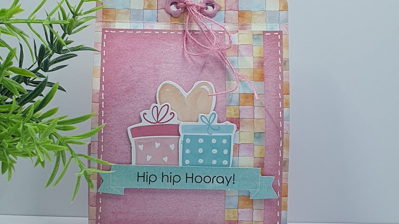 Make a giftbox with the giftbox paperpads.