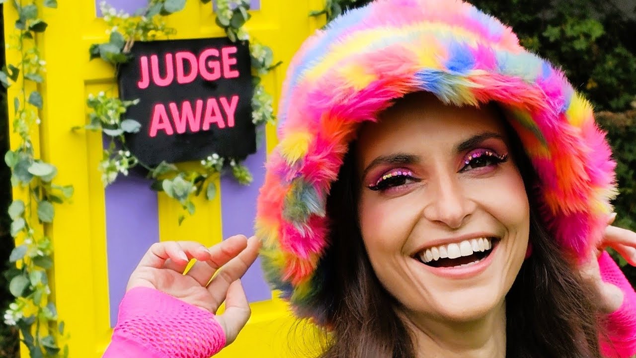 Aline Panini -  JUDGE AWAY (remix) - Official music video