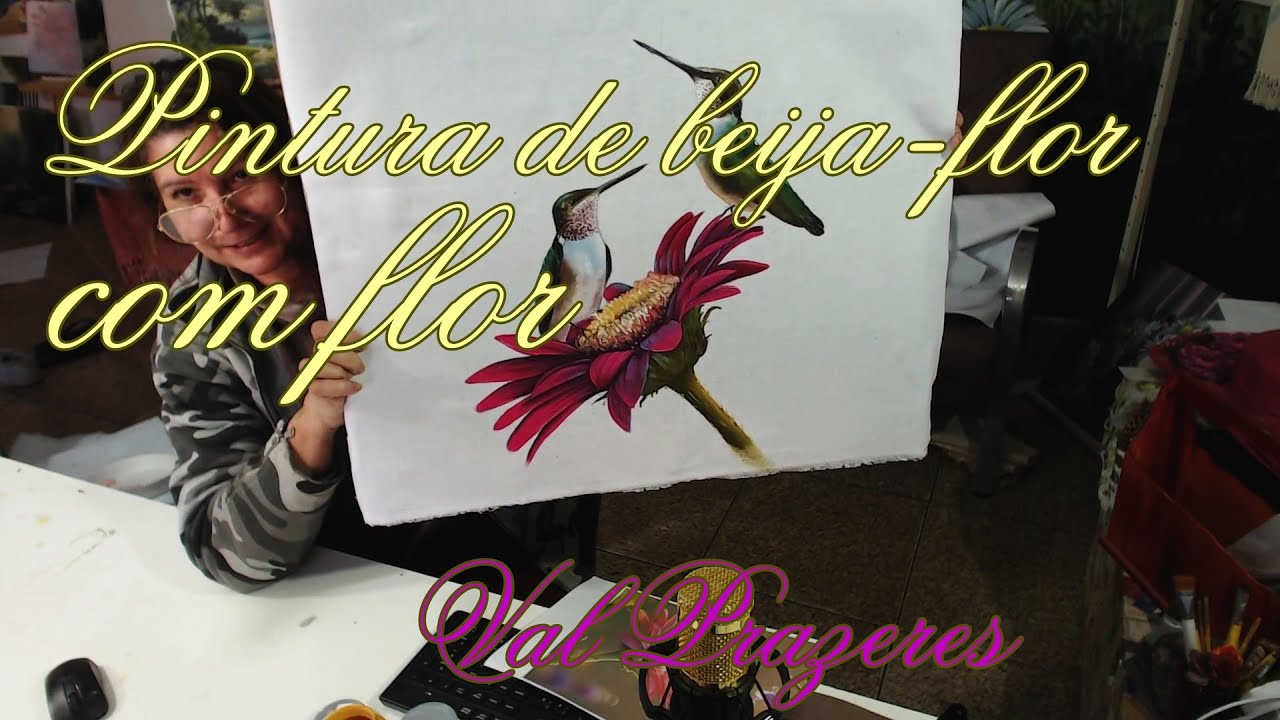 Beija-flor com flor