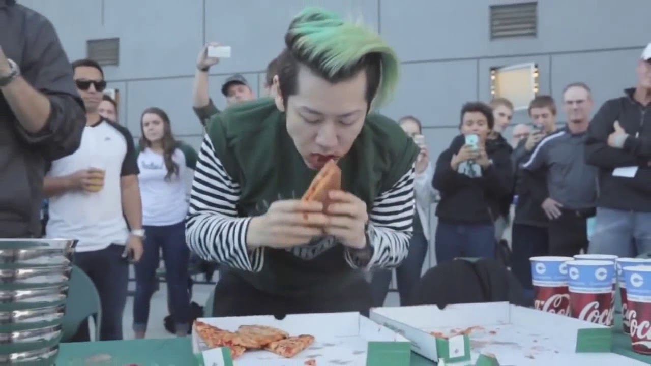 세계1위 푸드파이터, 피자 2판을 2분만에....