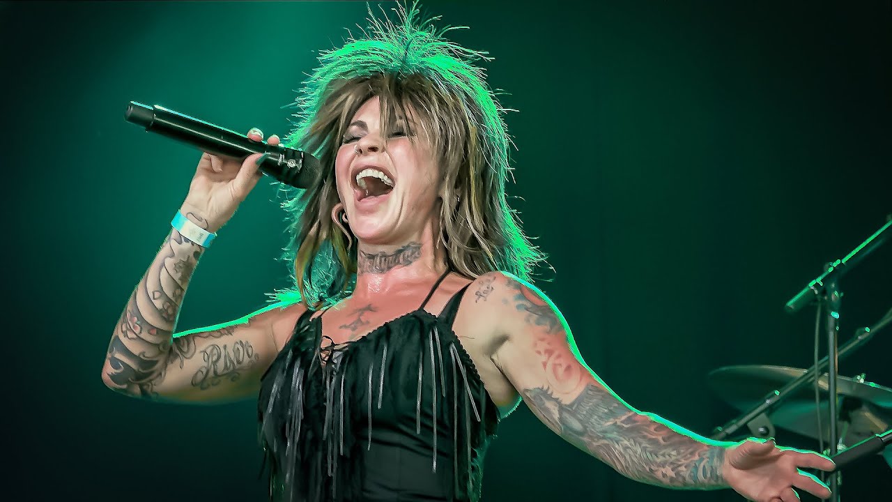 TINA TURNER MEDLEY - DILANA pays tribute to Legendary Women Of Rock