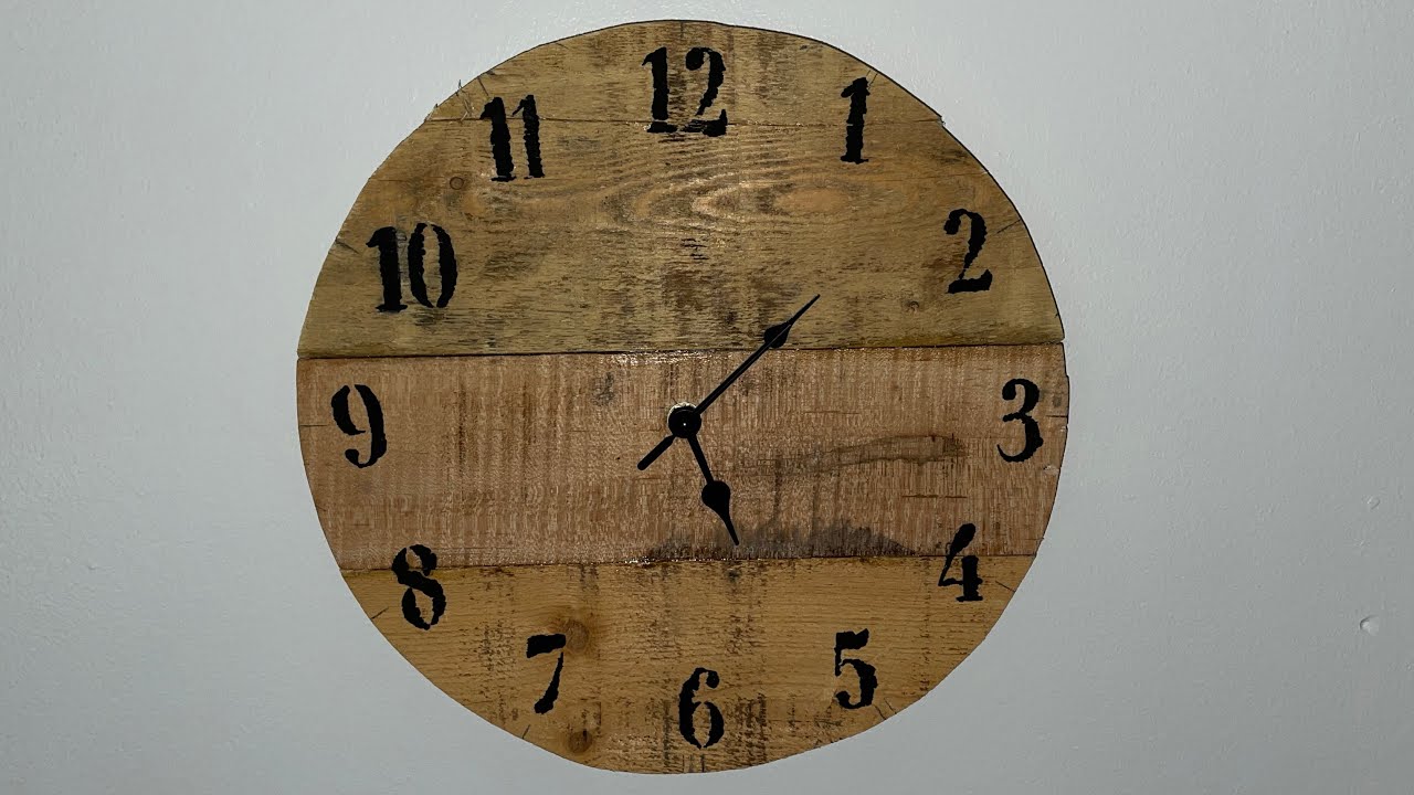 DIY Pallet Wood Clock