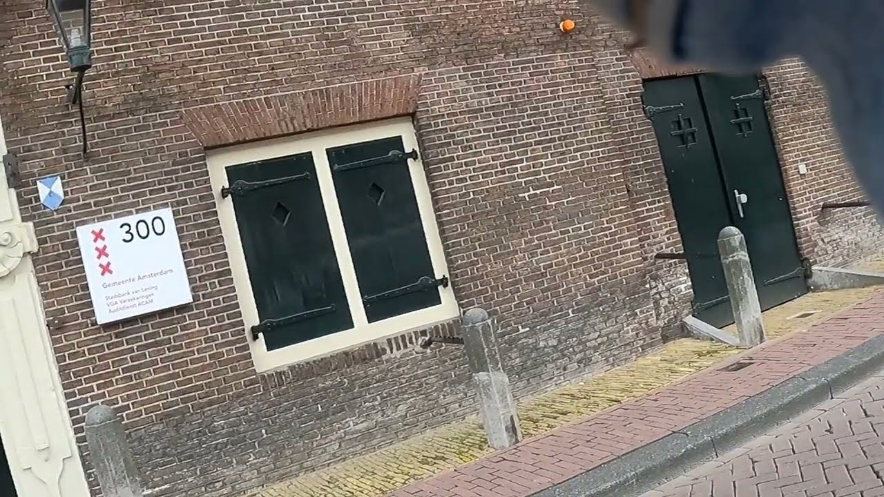 AMSTERDAM Dans le quartier rouge en vélo électrique