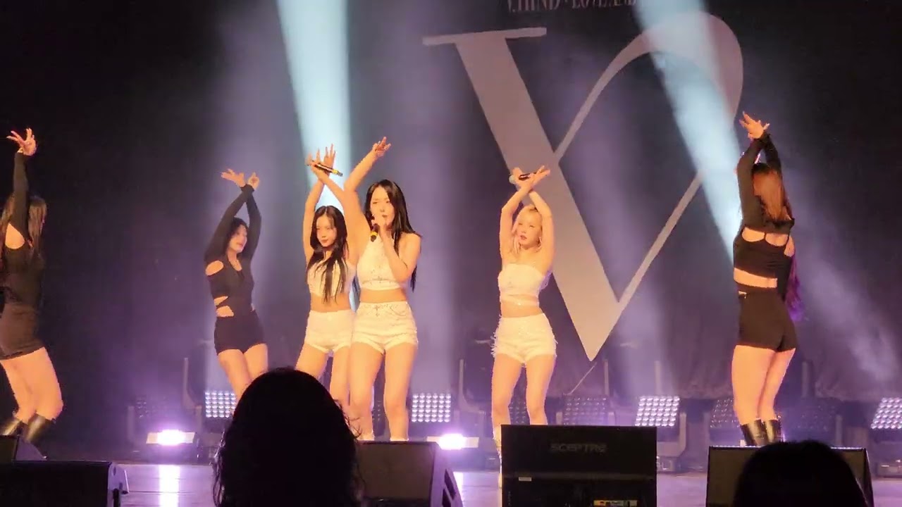 VIVIZ (비비지) - Love or Die | 240812 [V.Hind Love and Tears] in LA