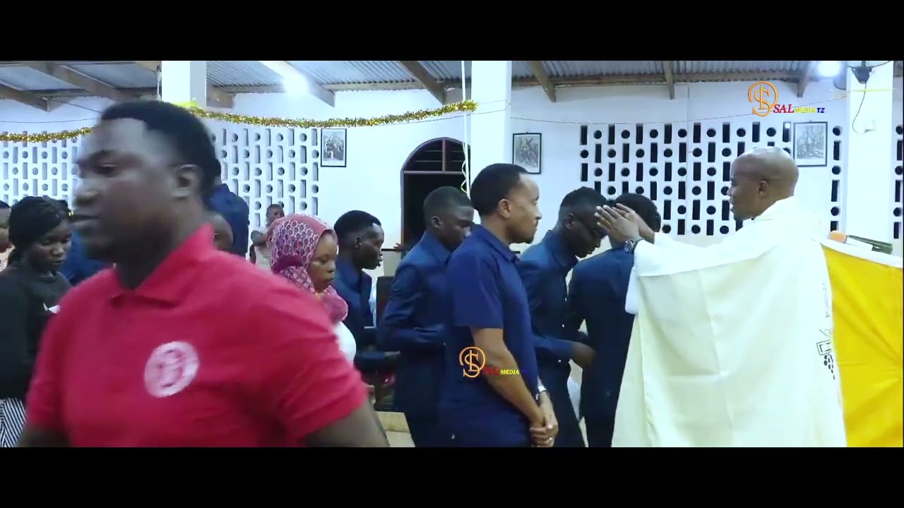 KENGERE KENGERE NOEL BWANA AMEZALIWA ANGALIA MPAKA MWISHO UONE WALIVYO CHEZA KWA SHANGWE KUBWA 